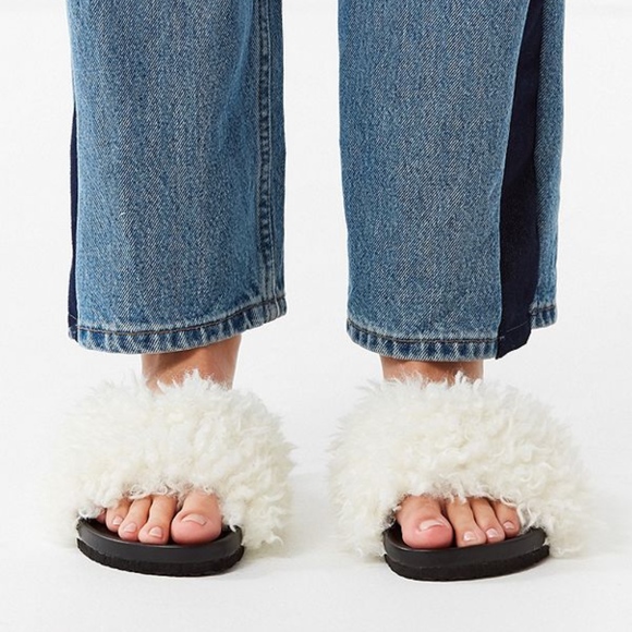 Faux Shearling Fur Pool Slides Sandals Slip On - Picture 3 of 6